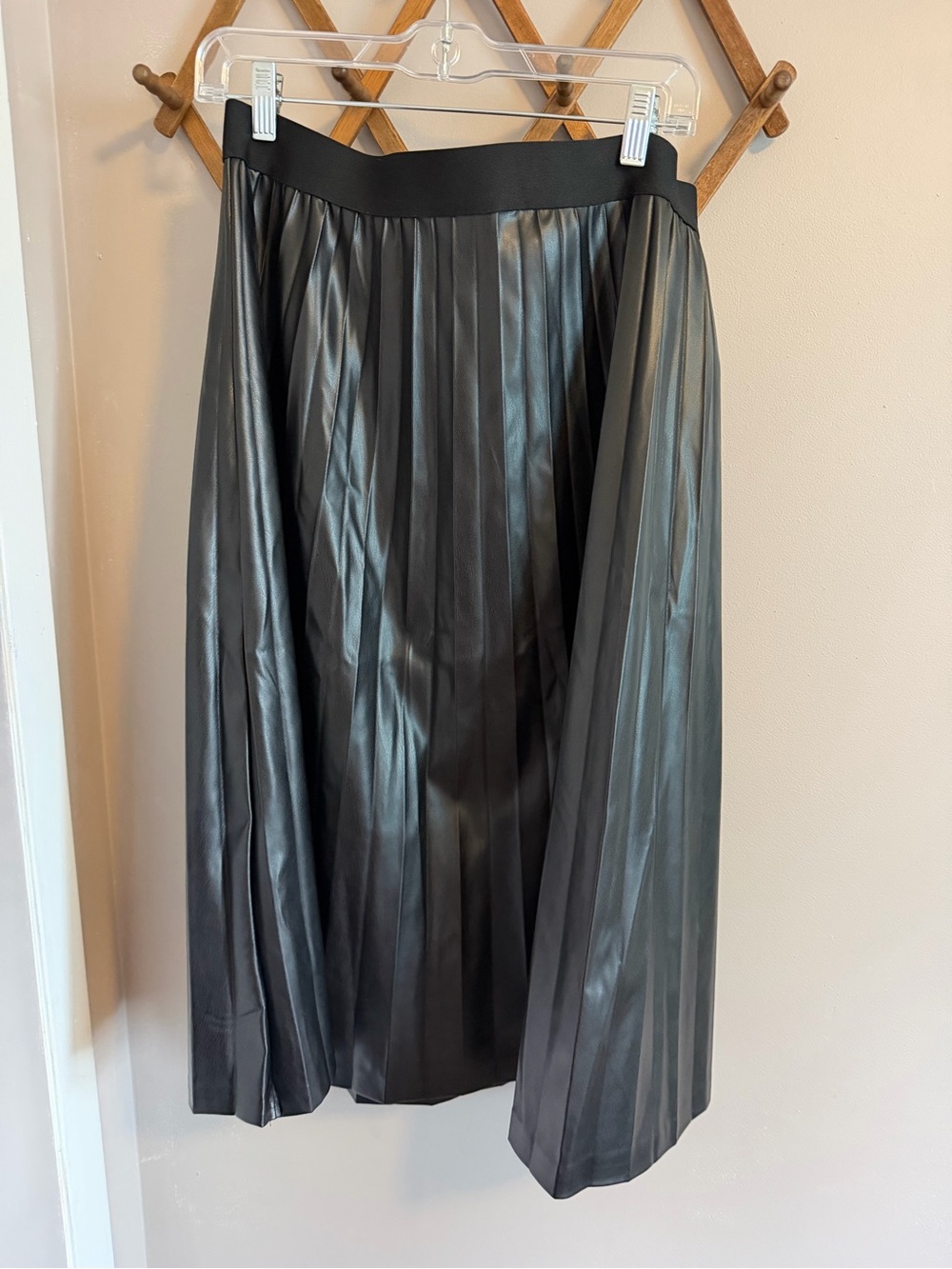 NWT Laundry by Shelli Segal Black Faux Leather Pleated Midi Skirt XL